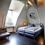 V Frederiksplein Hotel