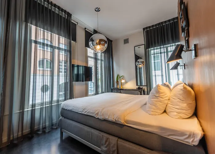 V Frederiksplein Amsterdam